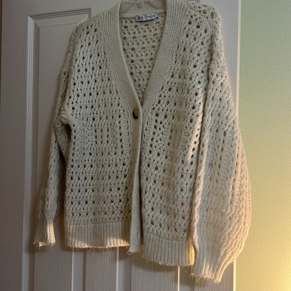 Zara white crochet cardigan size small never worn